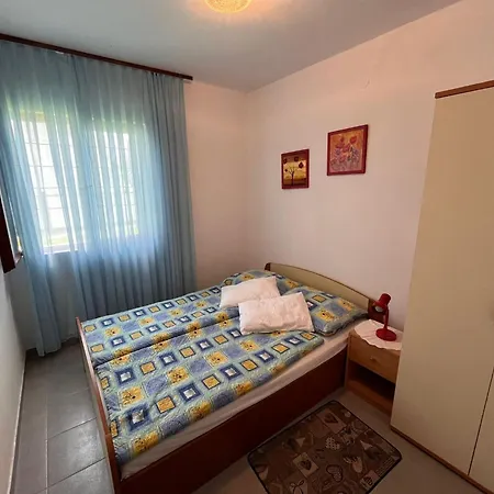 Ana -green Street Apartment