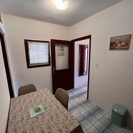 Ana -green Street Apartment